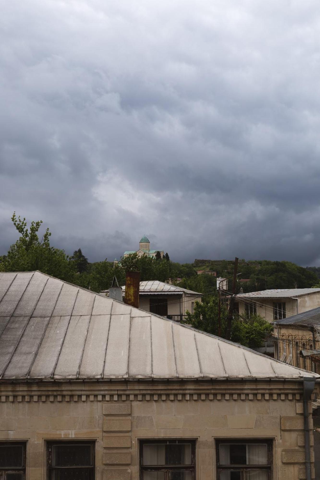 Central Hotel Кутаиси Экстерьер фото