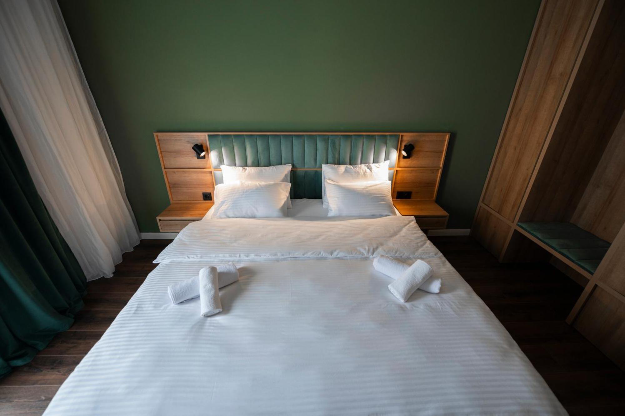 Central Hotel Кутаиси Экстерьер фото