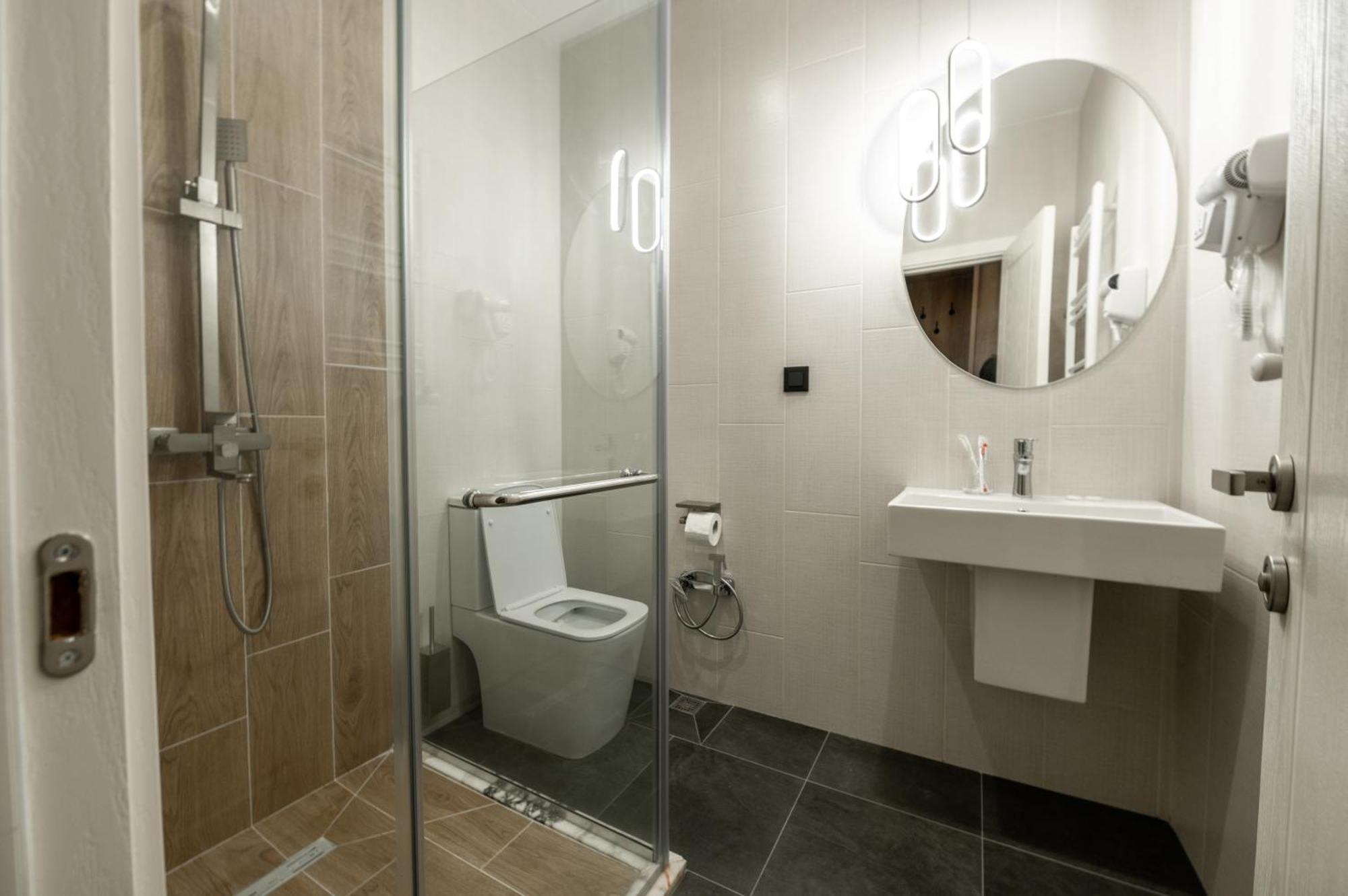 Central Hotel Кутаиси Экстерьер фото