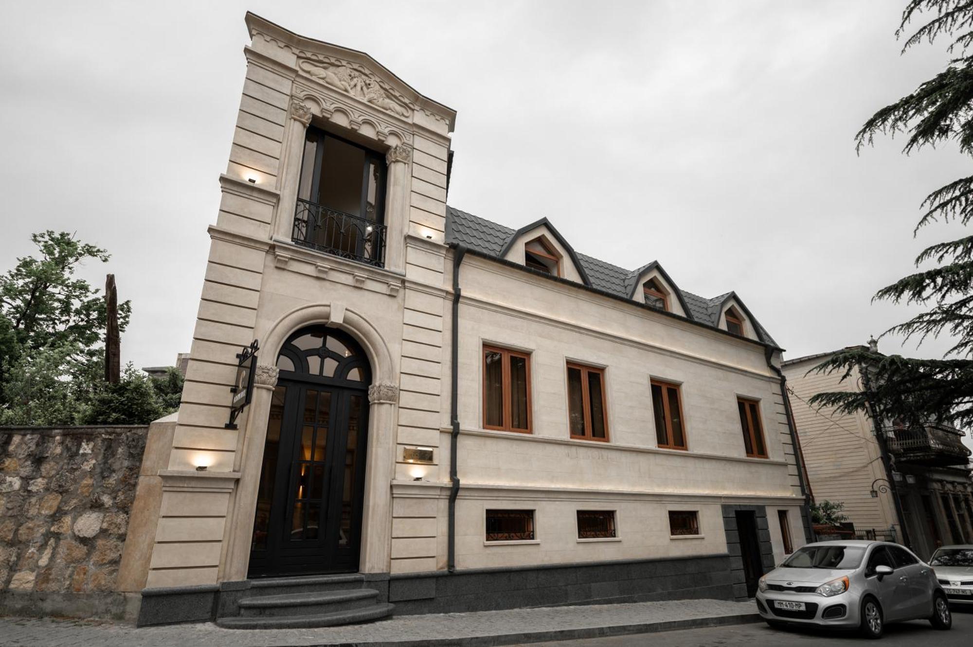 Central Hotel Кутаиси Экстерьер фото