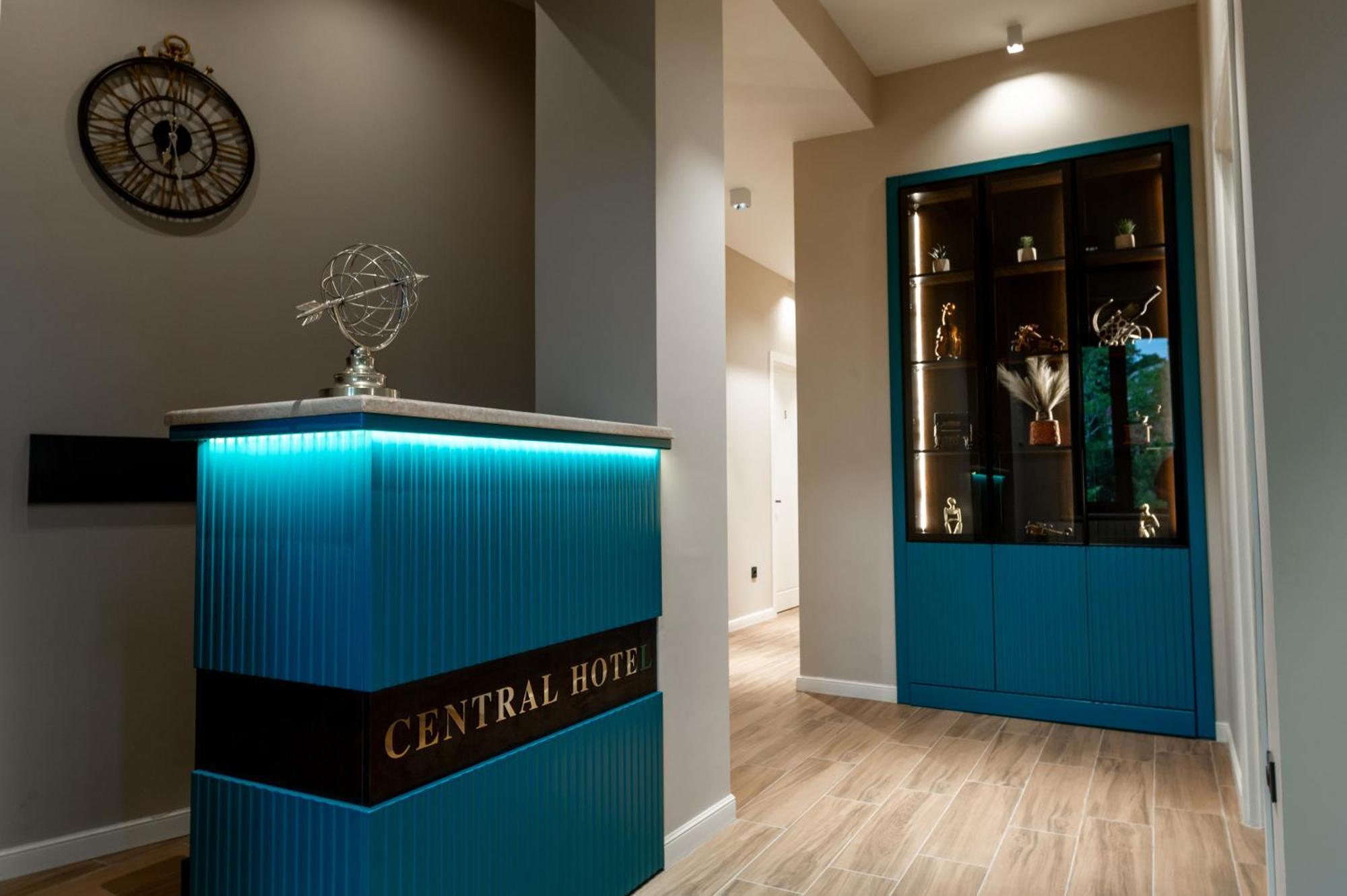 Central Hotel Кутаиси Экстерьер фото