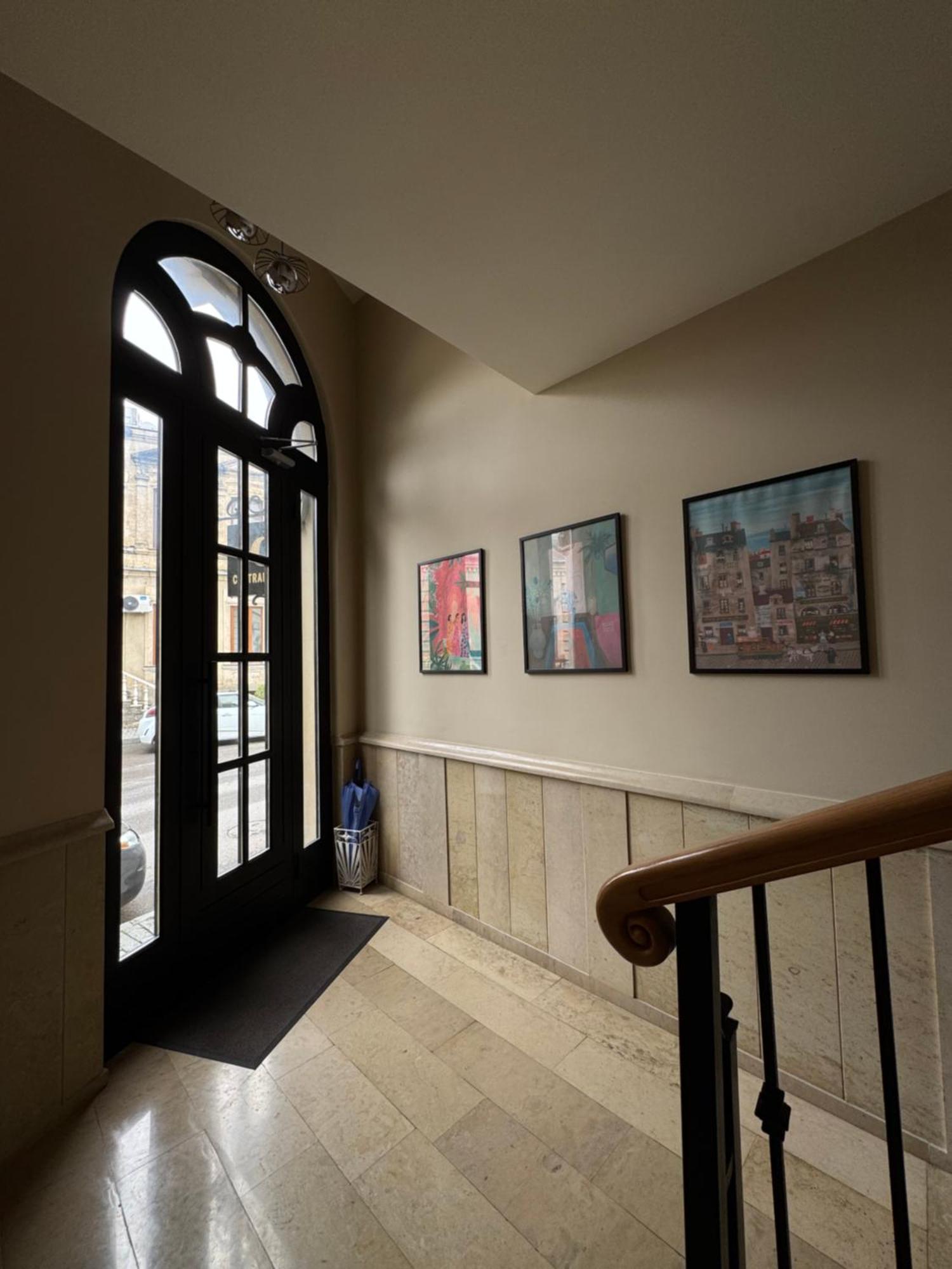 Central Hotel Кутаиси Экстерьер фото